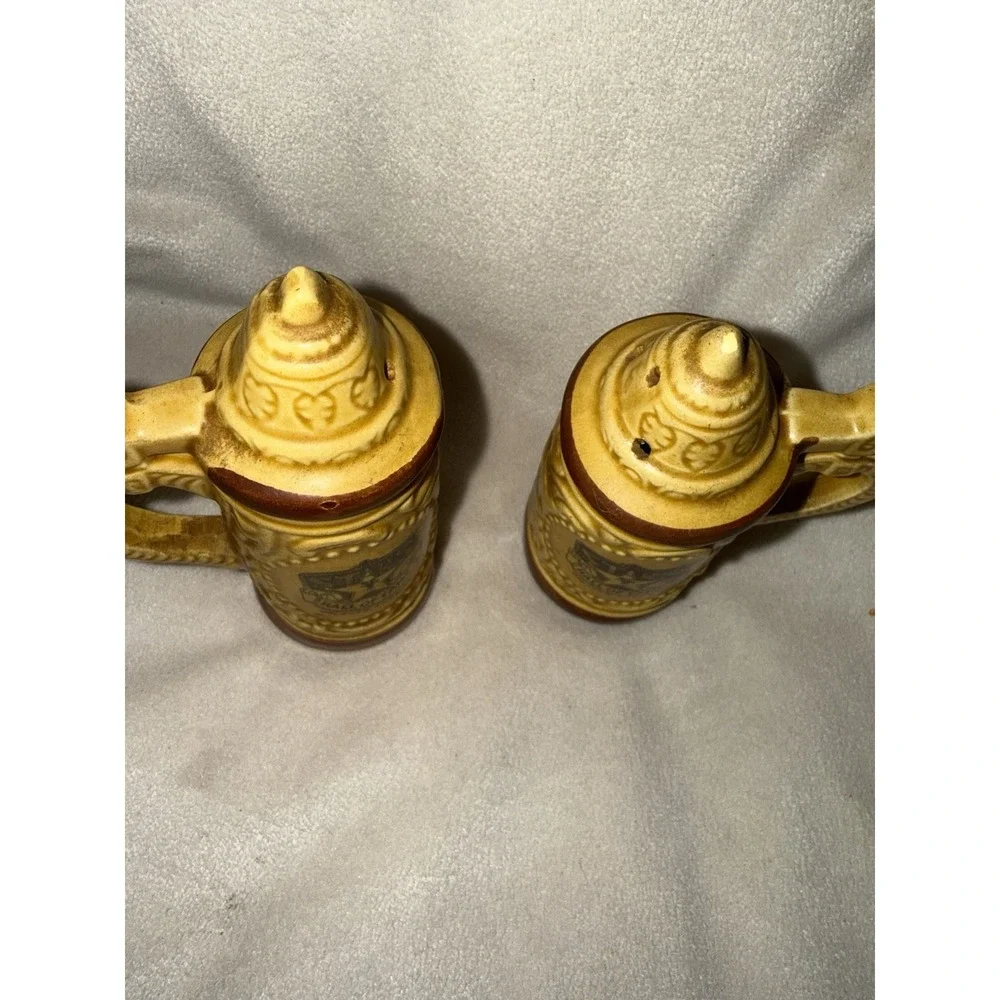 Vintage Set of Salt and Pepper Shakers Beer Stein Stars‎ Hall Of Fame Orlando FL